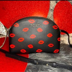 Kate Spade Lip Crossbody… Smoke Free Pet Free Home… Perfect Condition